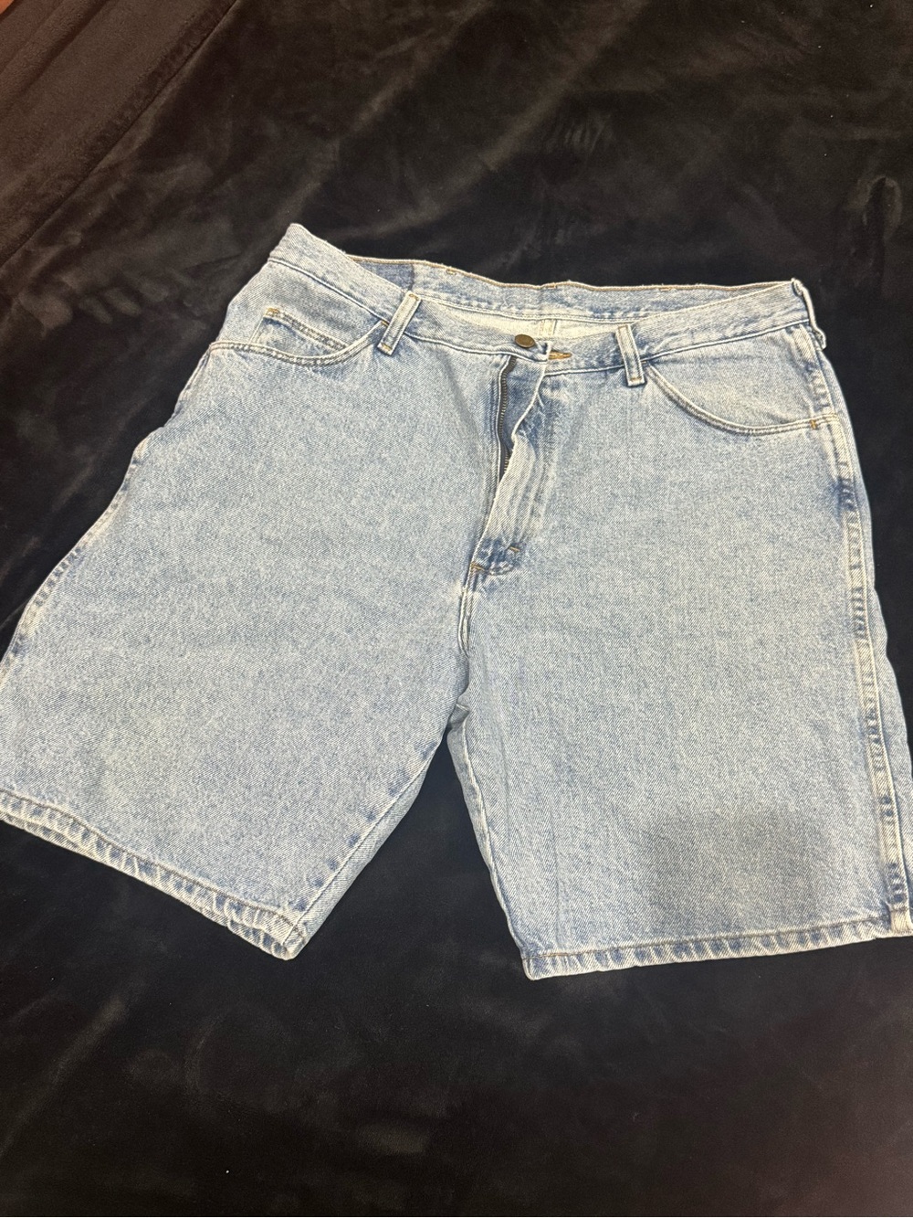 Wrangler Men's 36W Light Wash Relaxed Fit Denim Jorts